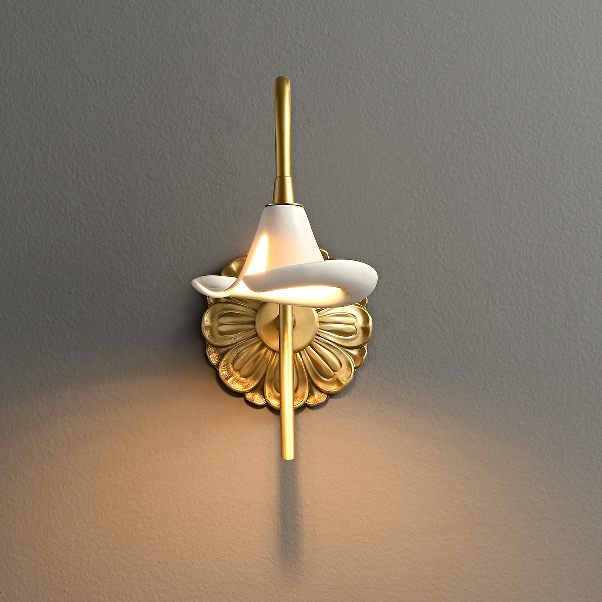 Elegant White Flower Wall Sconce 3 Elegant White Flower Wall Sconce - Image 3